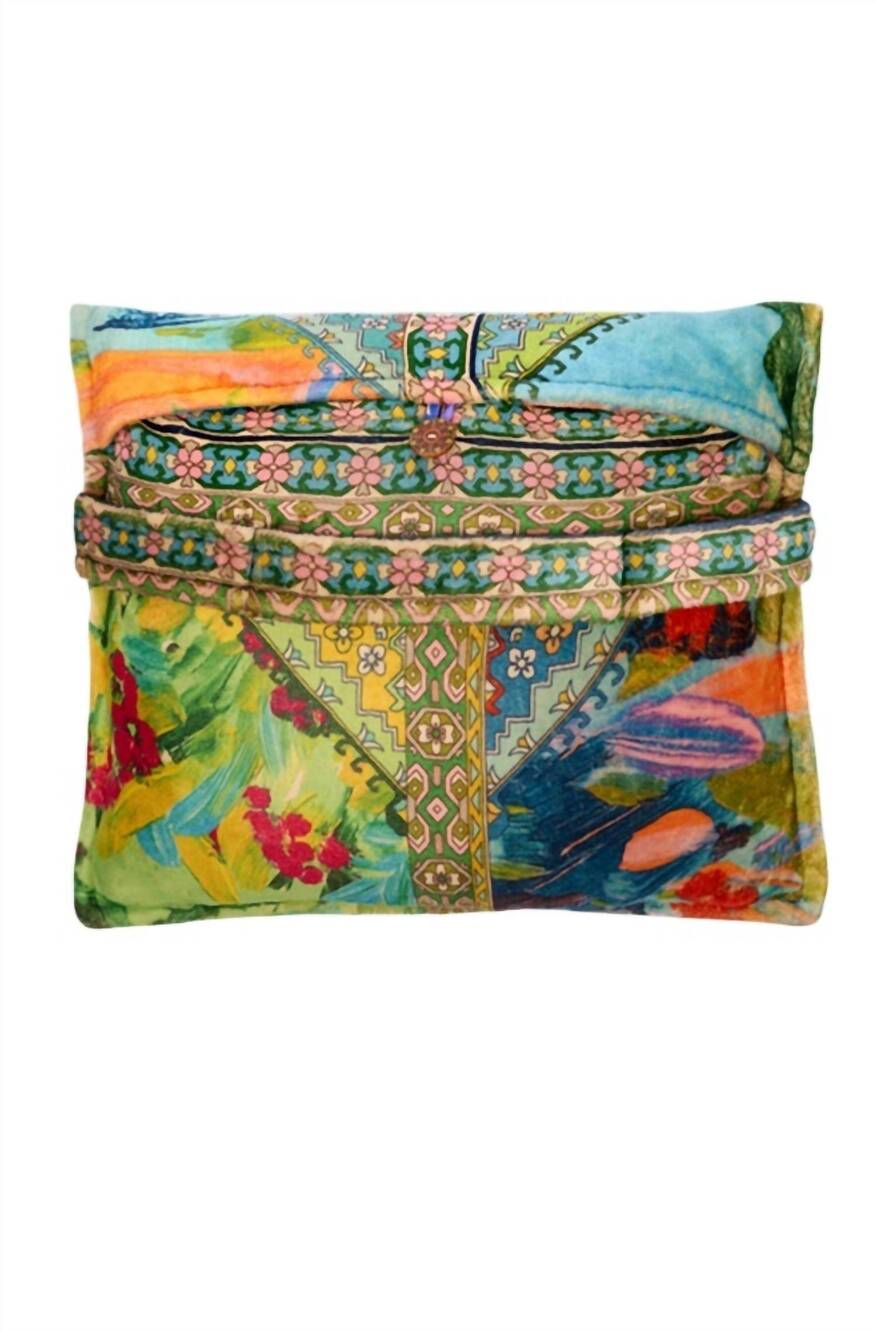NEW JOHNNY WAS torenia travel blanket in multicolor